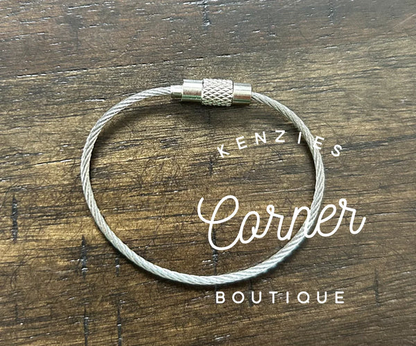 Perfect fit Bag tag plugs- flat back and keyring holder and metal wire keyrings