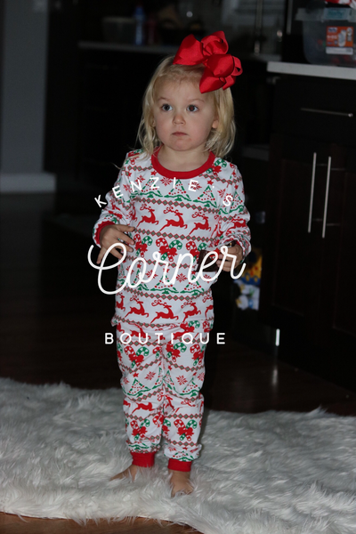 Christmas print top and bottom pajamas